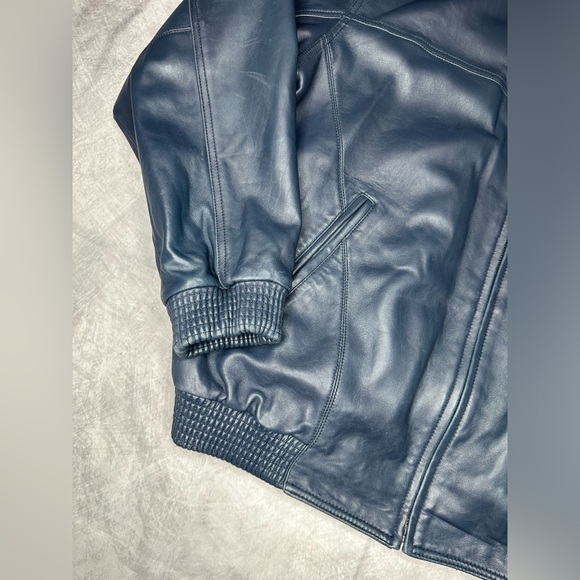 Vintage Leather Jacket blue Men's Biker Moto Style
Condition 10/10
Size: XL - Picture 4 of 10